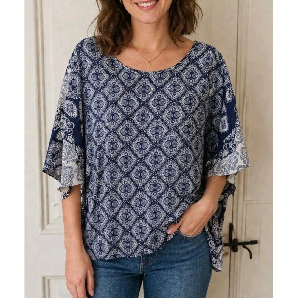 Kikit Boxy Lightweight Blue & White Top Blouse Tunic EUC Size Large Roomy